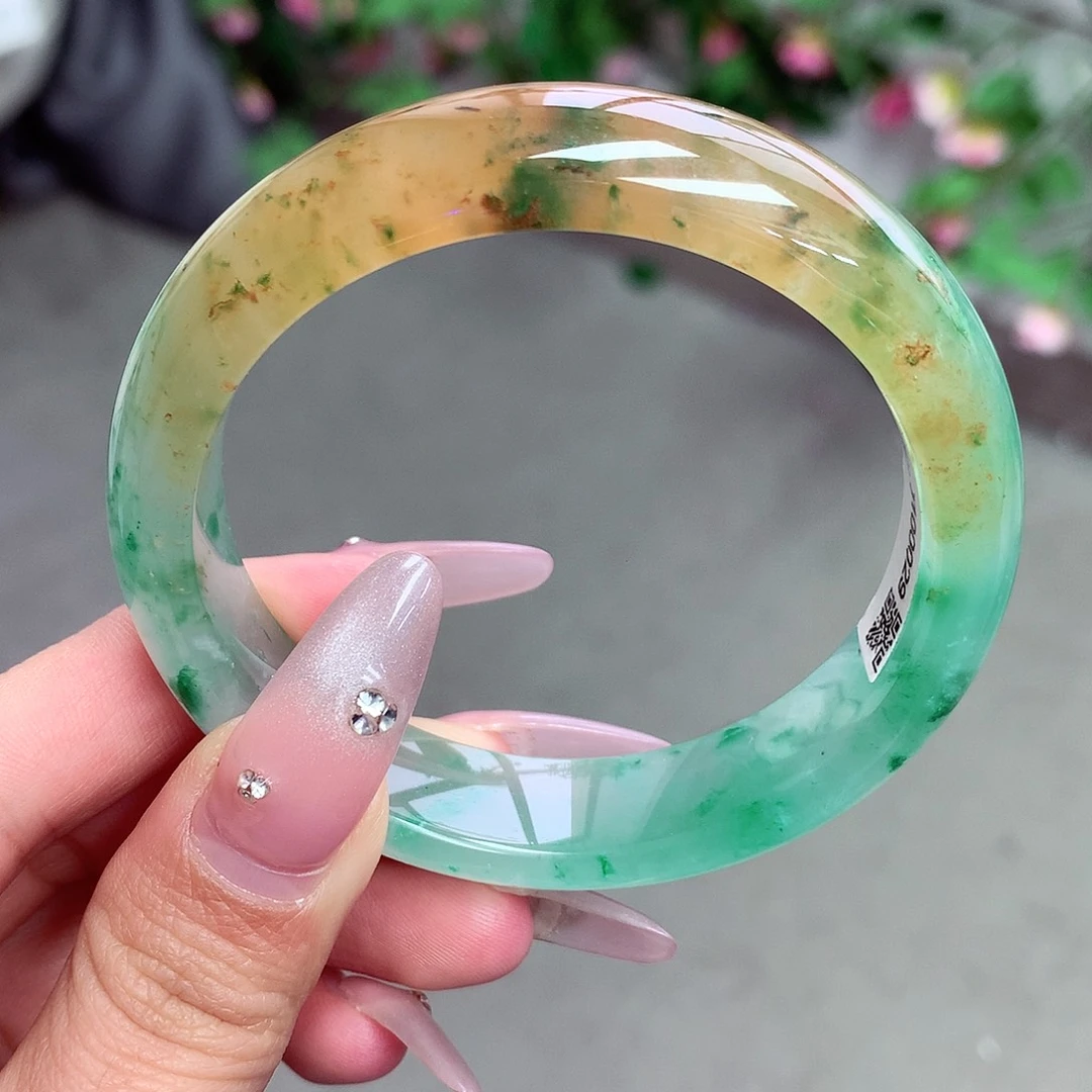 石英质玉手镯未镶嵌遇****！