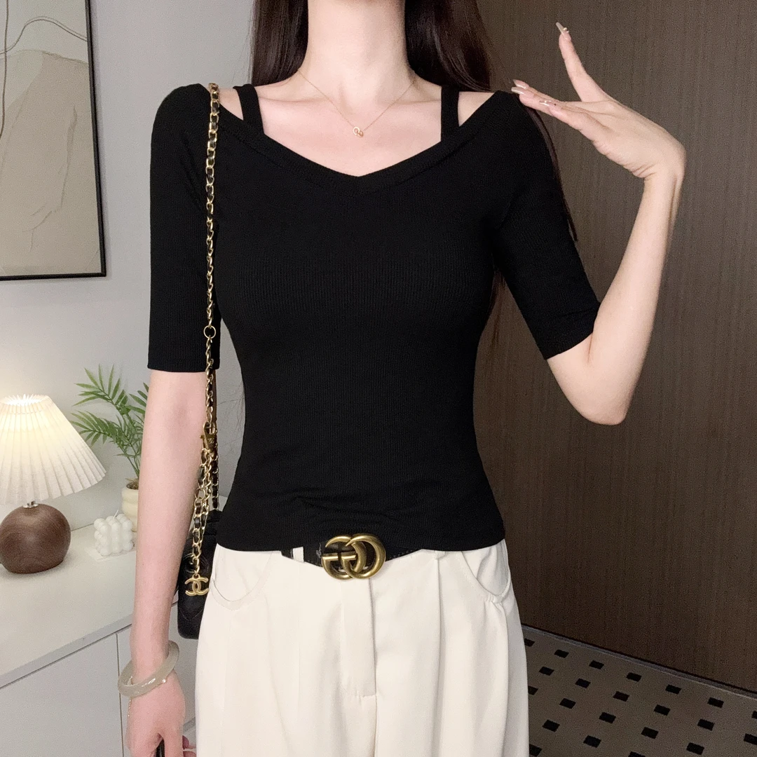 黑色双肩带五分袖t恤女早秋2025新款V领高档上衣设计感中袖打底衫