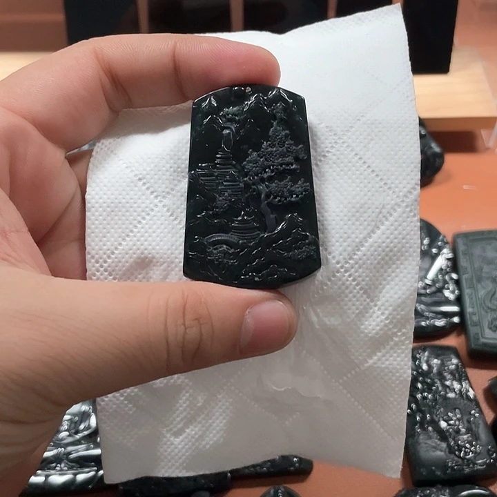 翡翠未镶嵌颈饰天然翡翠A货  山水
