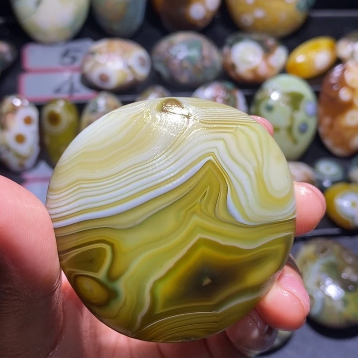 玛瑙/玉髓未镶嵌珠宝半成品160