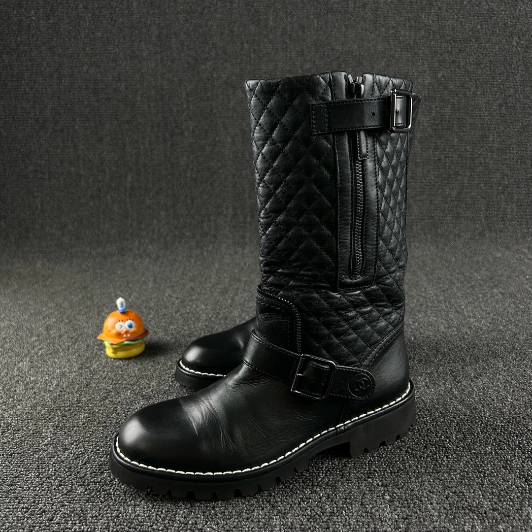 95新 Chanel/香奈儿 菱格纹皮靴36.5码 经典菱格设计 HB4111