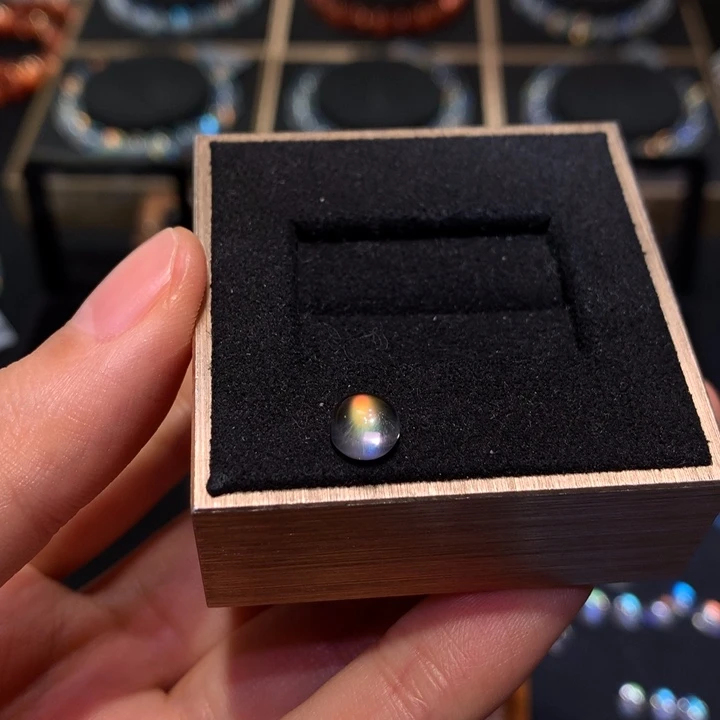 未镶嵌裸石月光石绿**忆