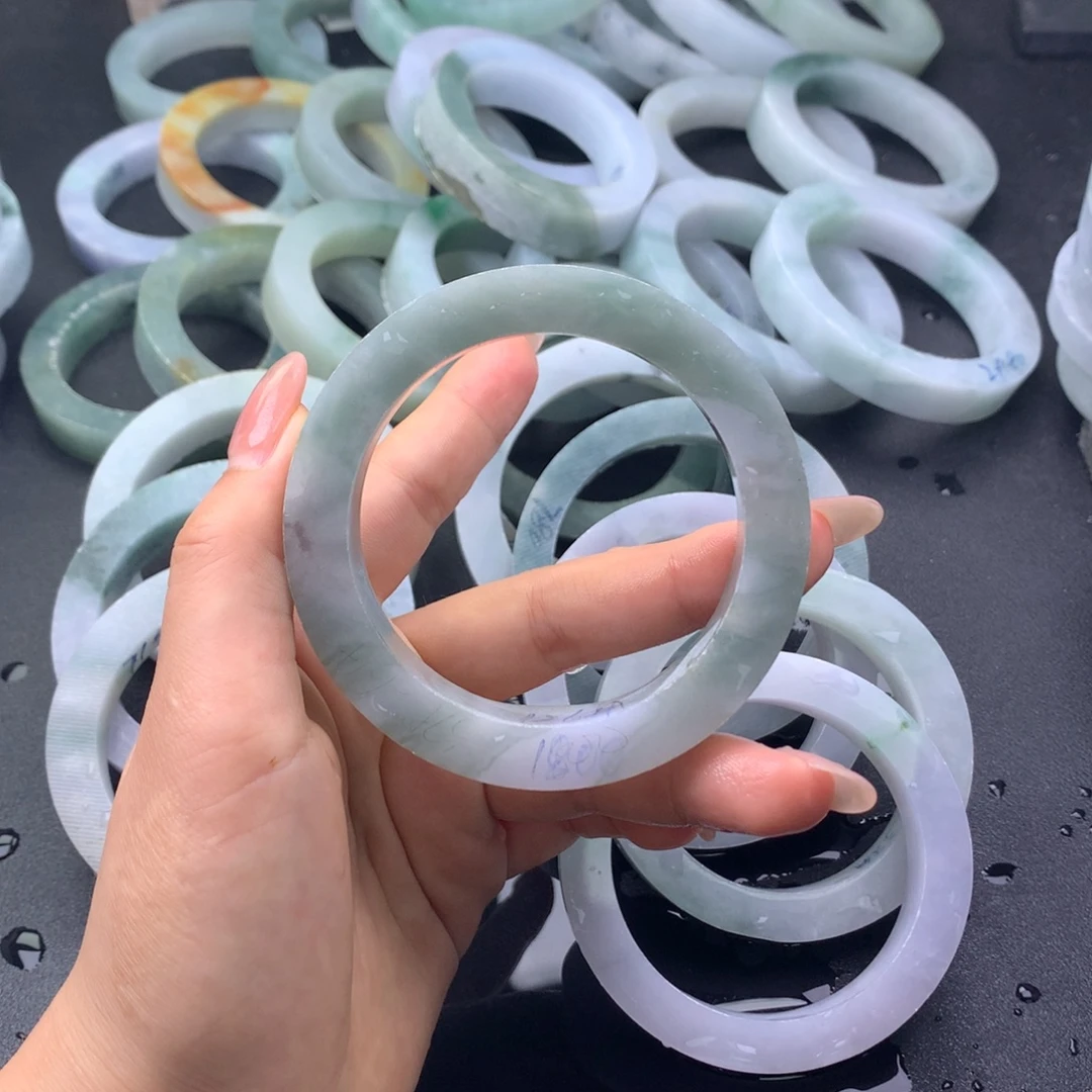 定制翡翠未镶嵌翡翠手镯
