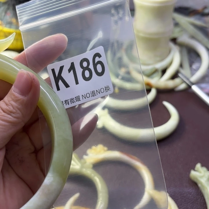 蛇纹石玉发饰合金英*
