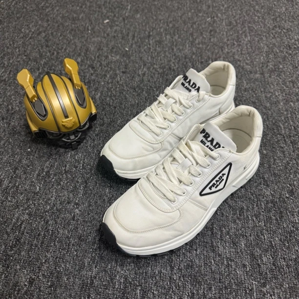 99新 Prada/普拉达 /39.5码/Prax01/尼龙三角标休闲鞋/公价7200