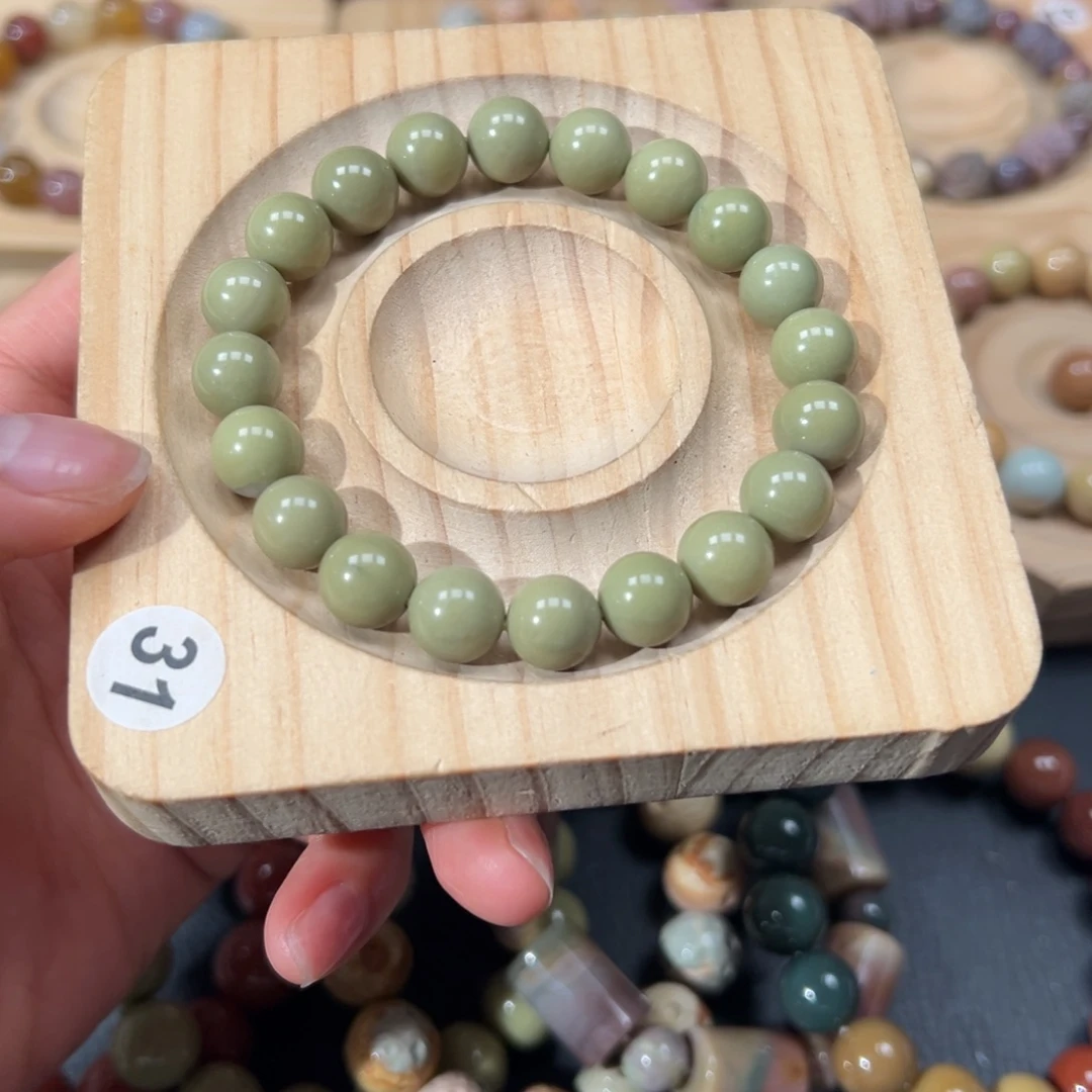 诗***琪石英质玉未镶嵌手链39