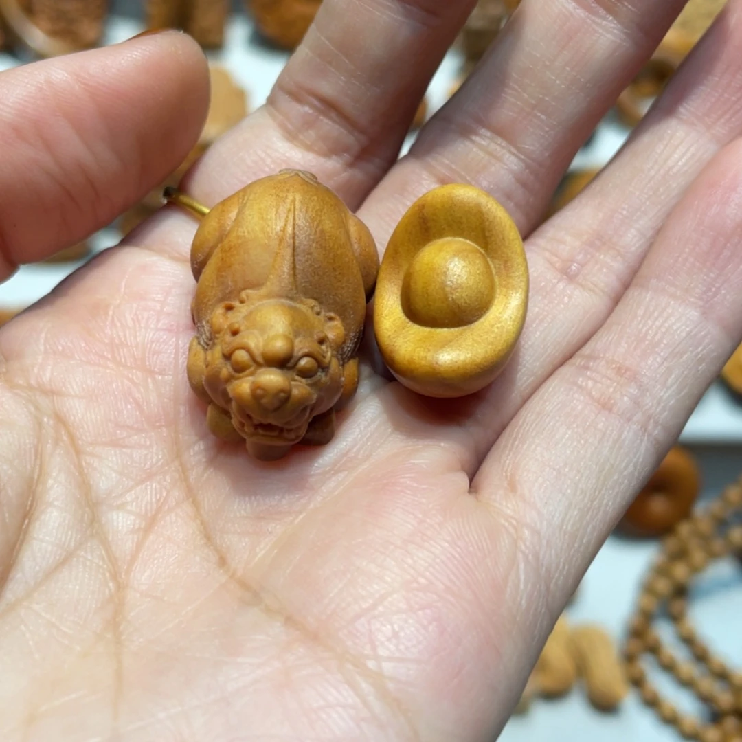 【闪购商品】檀香木吊坠陈****音小吊坠奶香