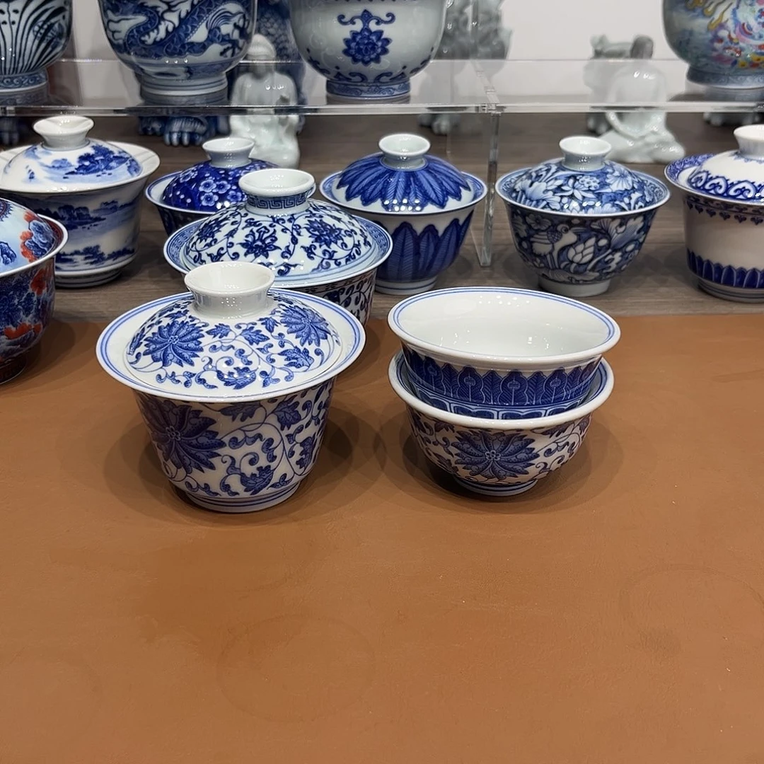 五***行青花缠枝莲马蹄二才加两个小压手