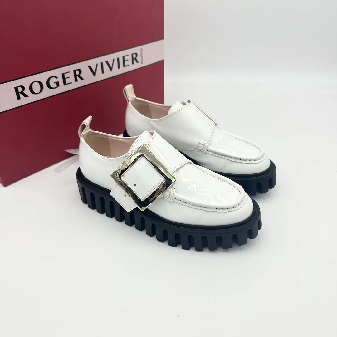99新 Roger Vivier/罗杰·维威耶 白色漆皮金扣乐福鞋/99新/pp0562