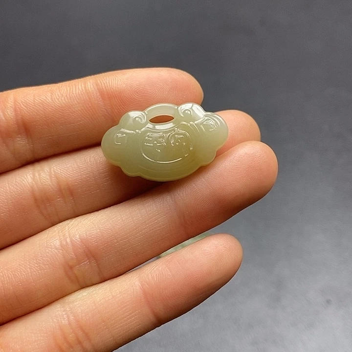 颈饰未镶嵌和田玉