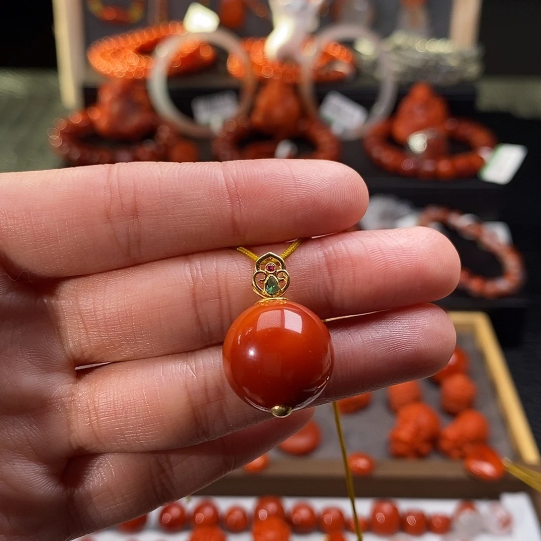 南红玛瑙18K金镶嵌四川凉山瓦西单珠吊坠16mm