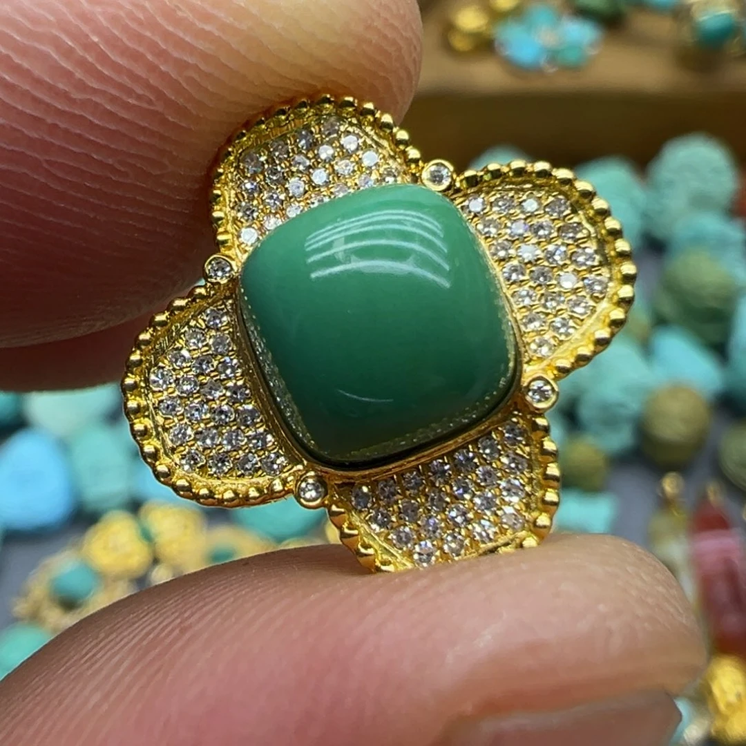 绿松石颈饰未镶嵌