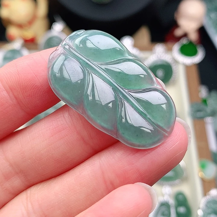 颈饰未镶嵌翡翠吊坠