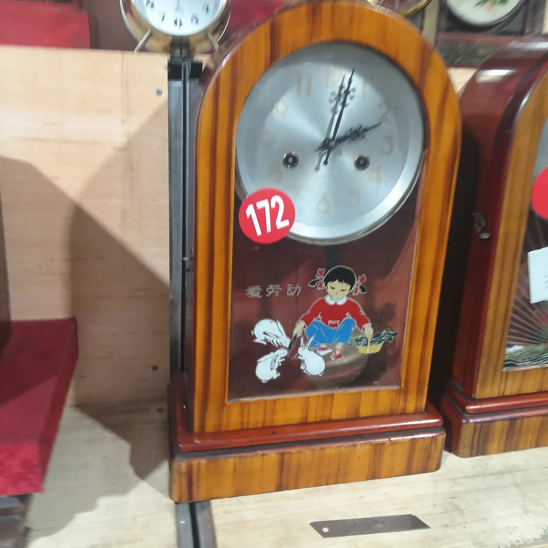 民俗座钟，北极熊爱劳动172号