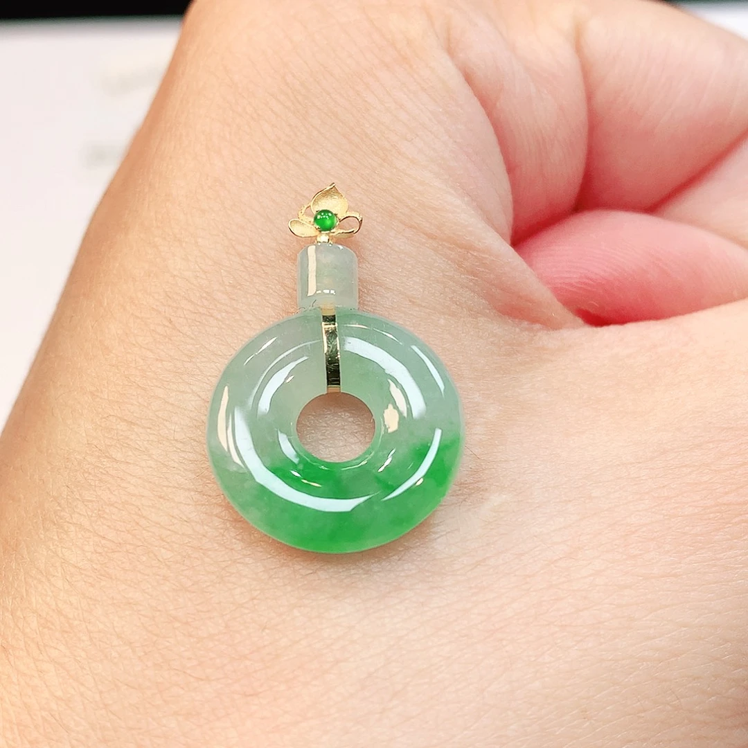 翡翠18K金镶嵌颈饰