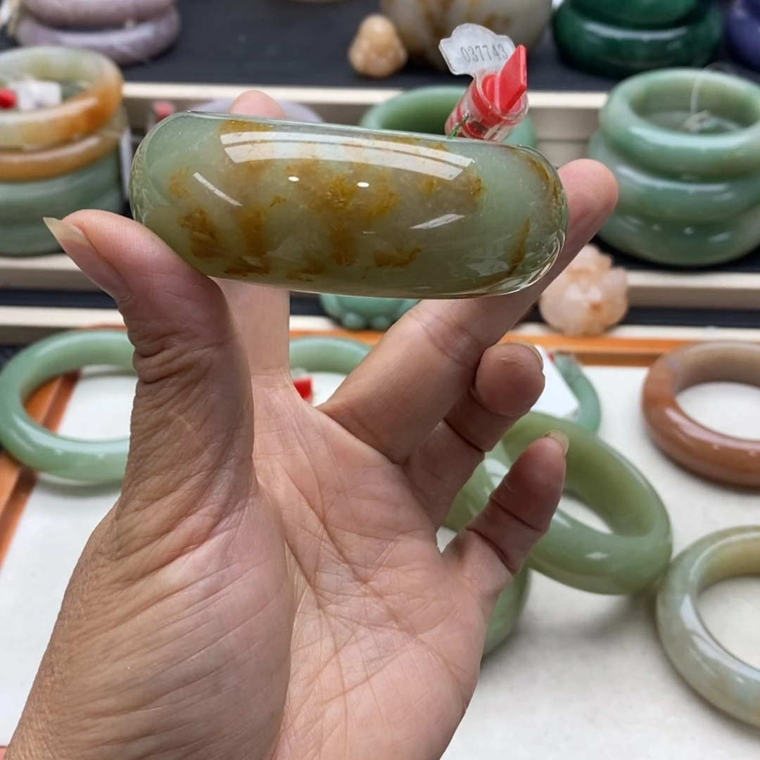 未镶嵌手镯石英岩玉华****）