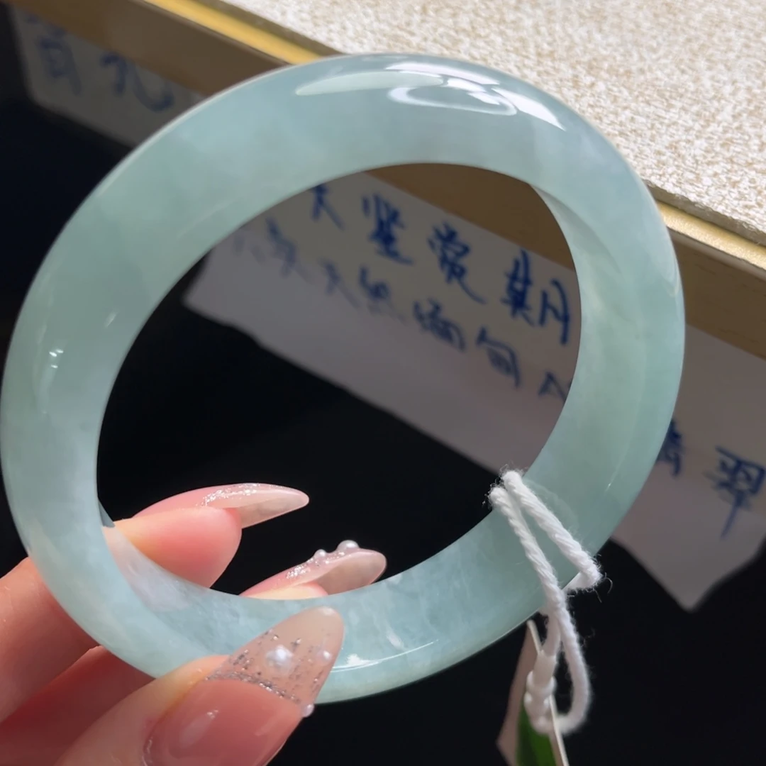 翡翠未镶嵌手镯手镯