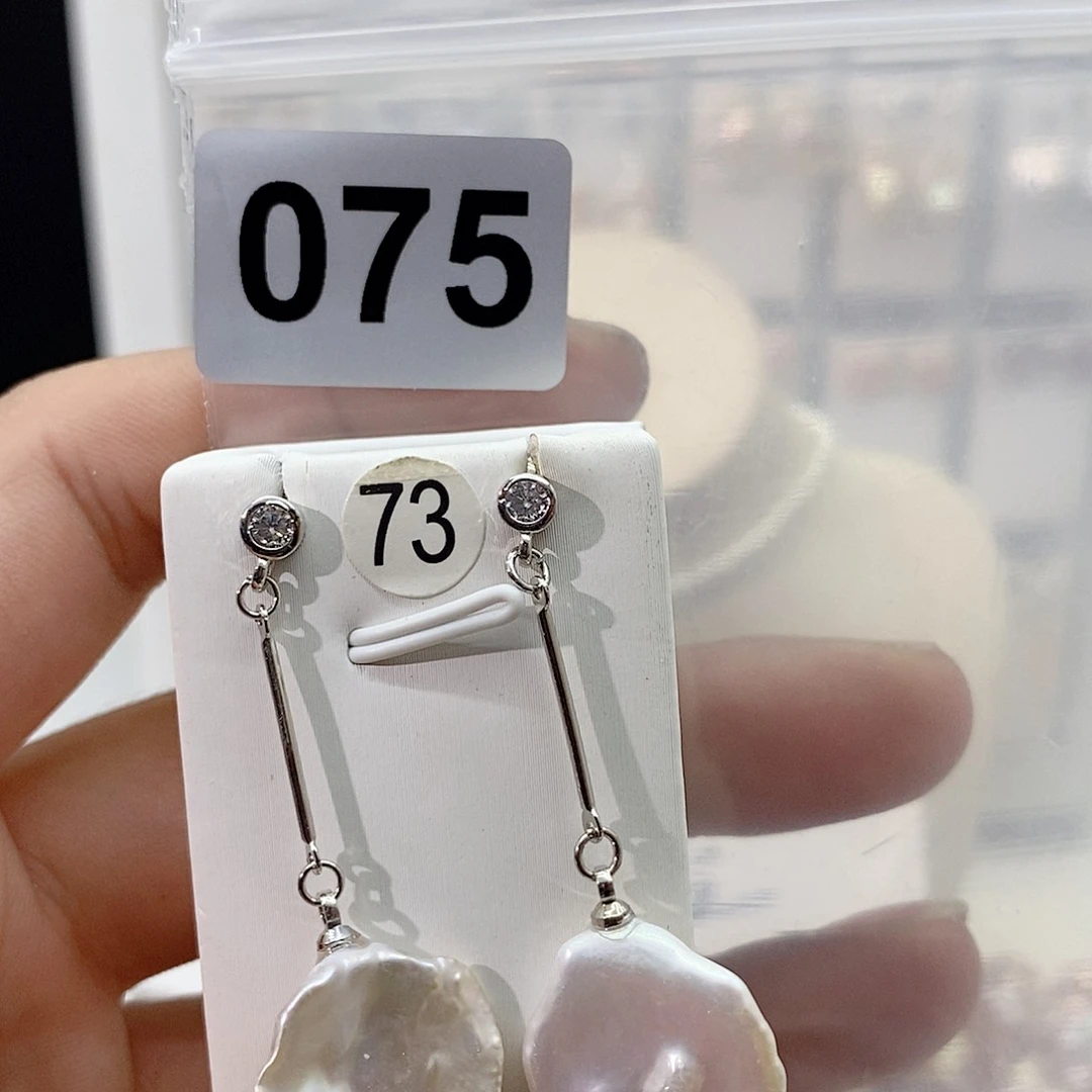 淡水珍珠颈饰合金