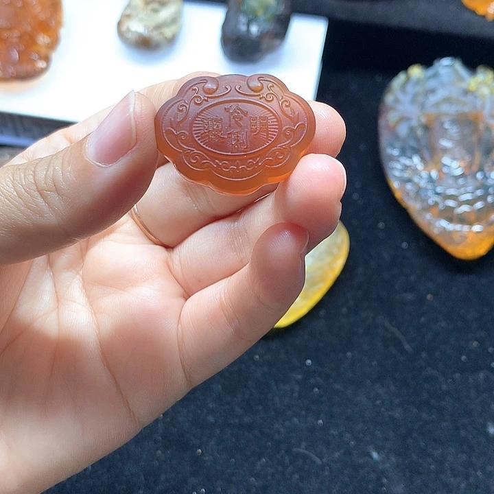 琥珀未镶嵌裸石金棕红宝宝锁