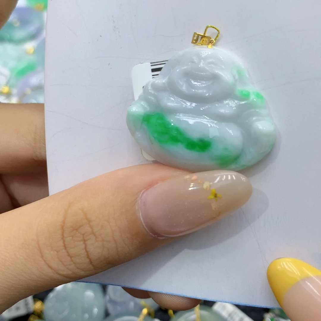 颈饰18K金镶嵌翡翠
