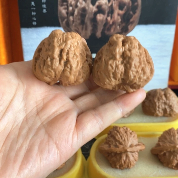文玩核桃把件蛤蟆头 39 41