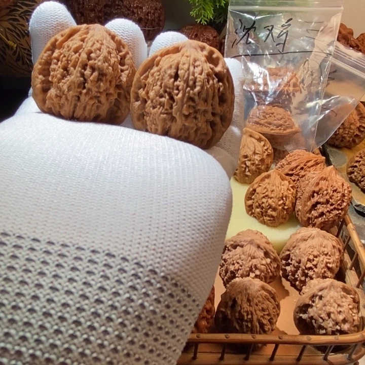 周***哥文玩核桃把件南疆石文玩核桃38