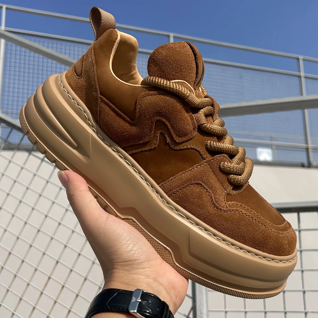 2025秋季新款低帮系带轻便厚底运动休闲男鞋真皮拼接时尚百搭板鞋