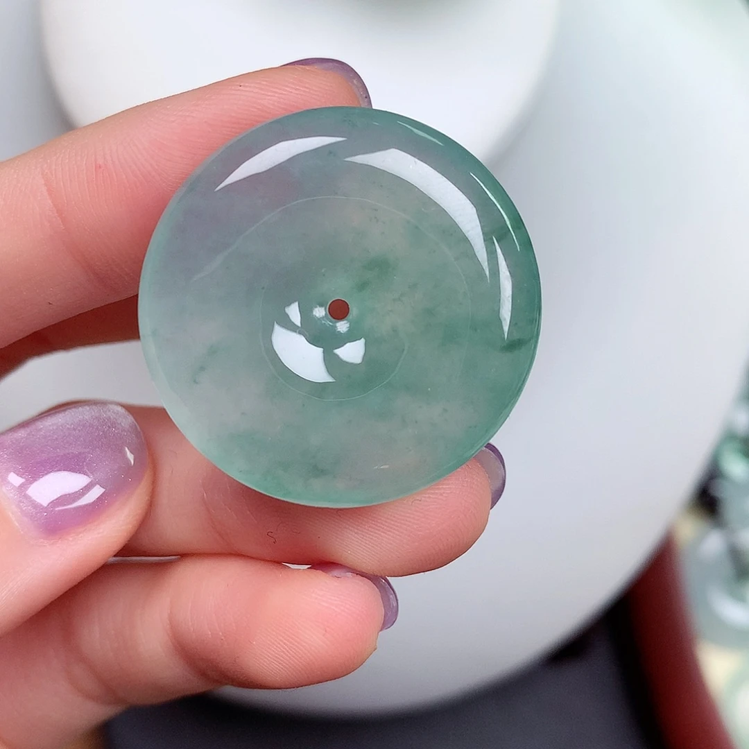 翡翠未镶嵌颈饰平安扣