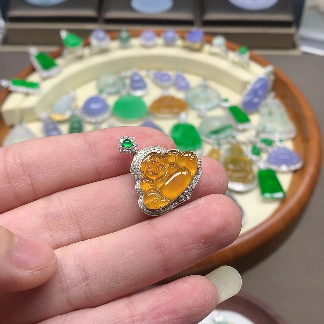 翡翠颈饰18K金镶嵌凡*佛