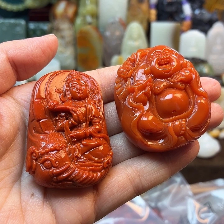 程***亮和田玉未镶嵌颈饰