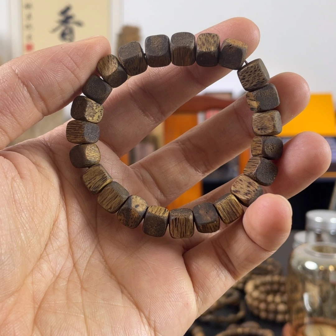 旺***猫卡8方糖单圈沉香手串