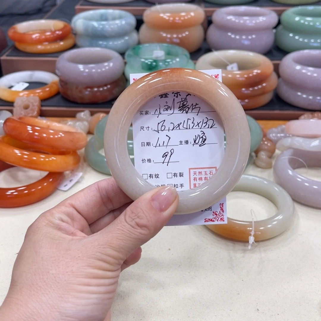 石英质玉我未镶嵌小***?