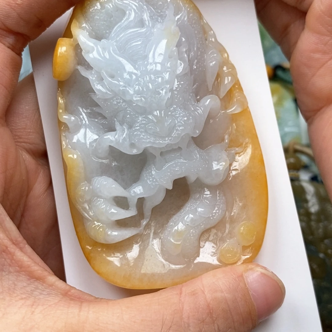 吃***福颈饰未镶嵌翡翠翡翠