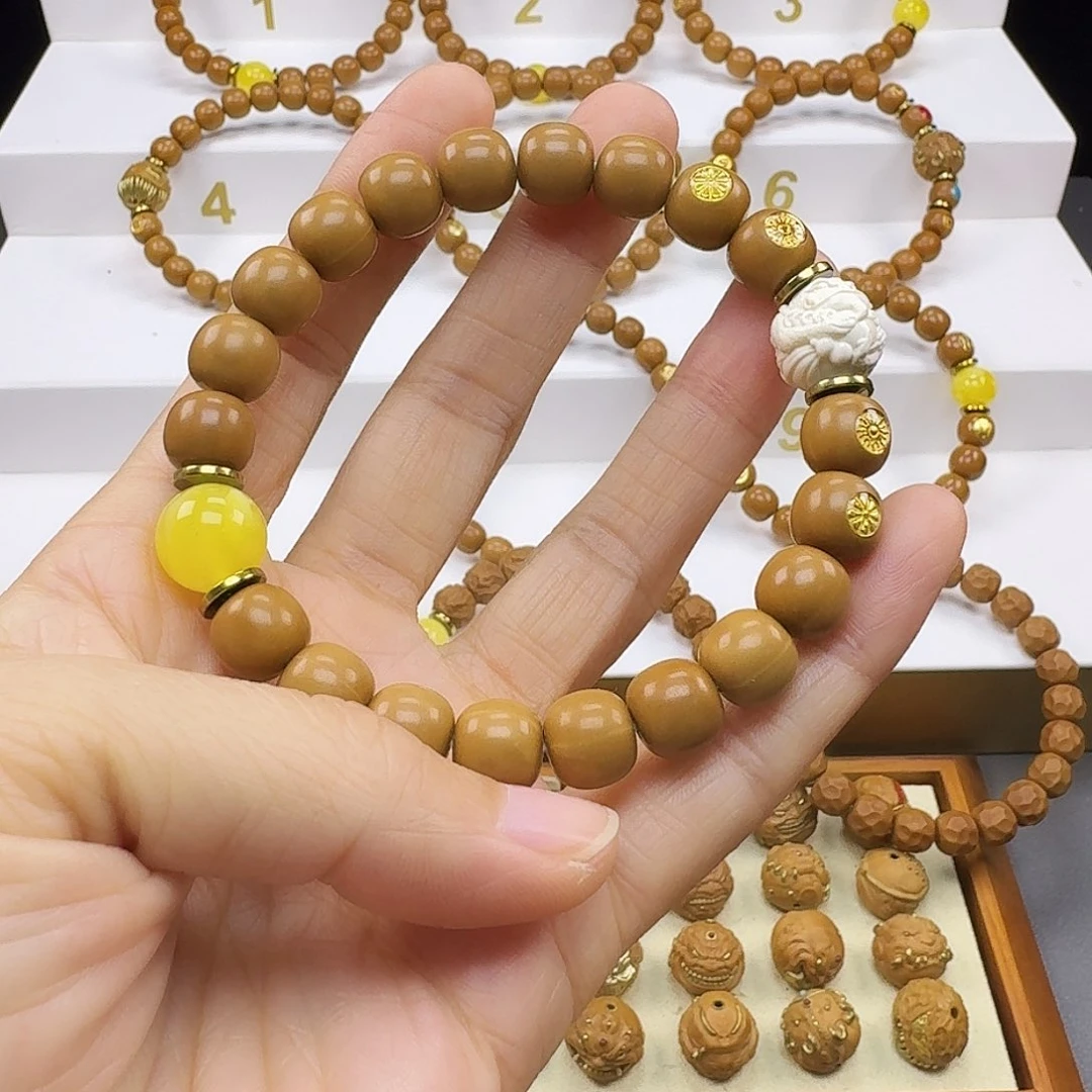 秋***，吊坠猴头核桃猴头手串