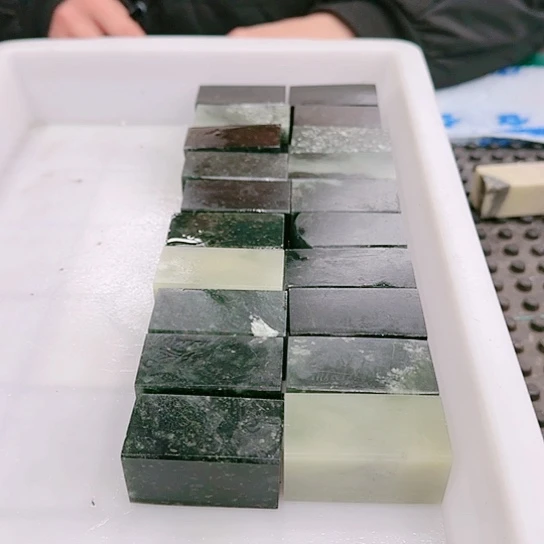 青田石吉**曦00000000000000000000