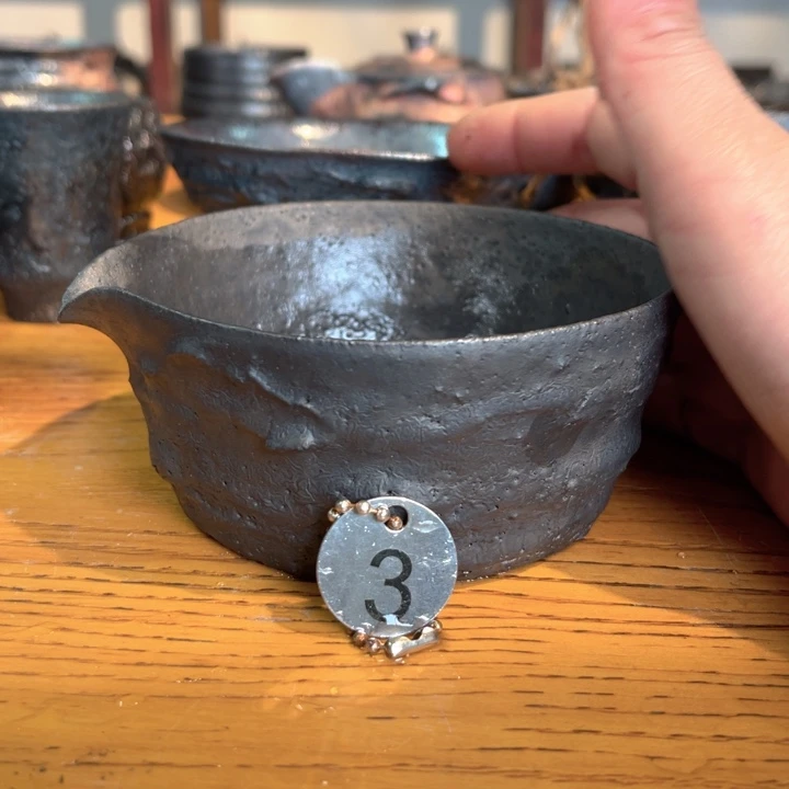 月**蝉荥经黑砂3号微瑕1只