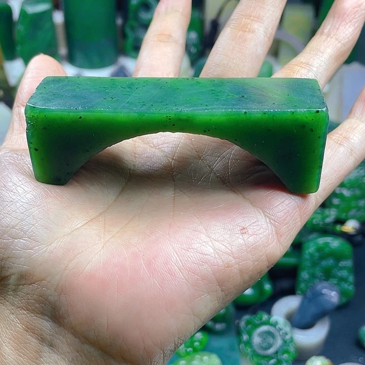 和田玉未镶嵌珠宝半成品