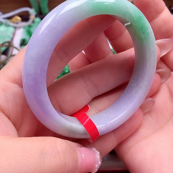 翡翠手镯未镶嵌翡翠手镯