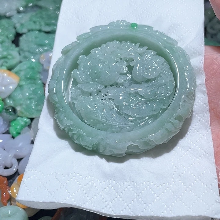 颈饰未镶嵌翡翠天