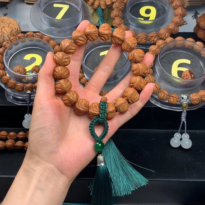 桃核吊坠1.7尺寸野生玉龙脊