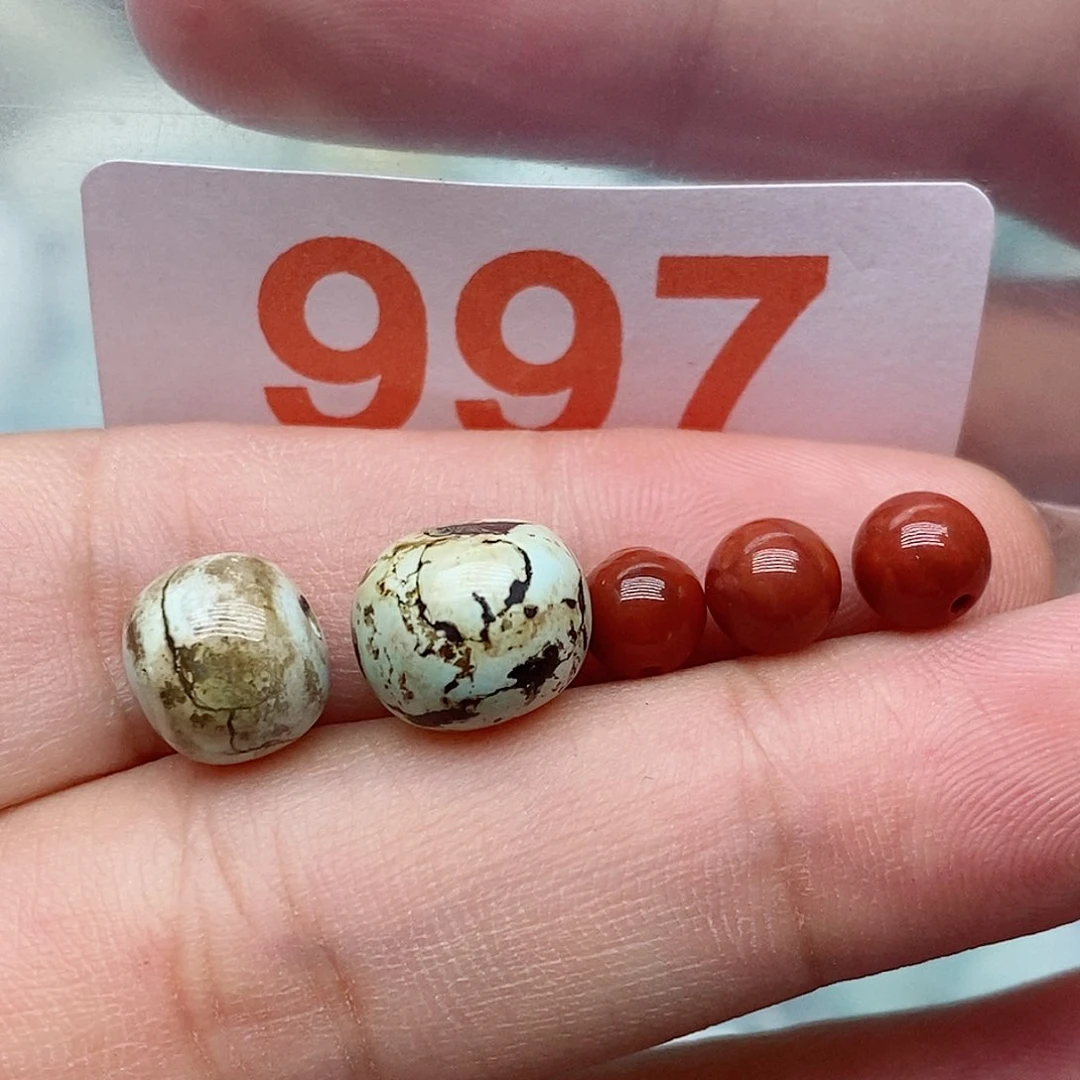 南红玛瑙未镶嵌珠宝奇石