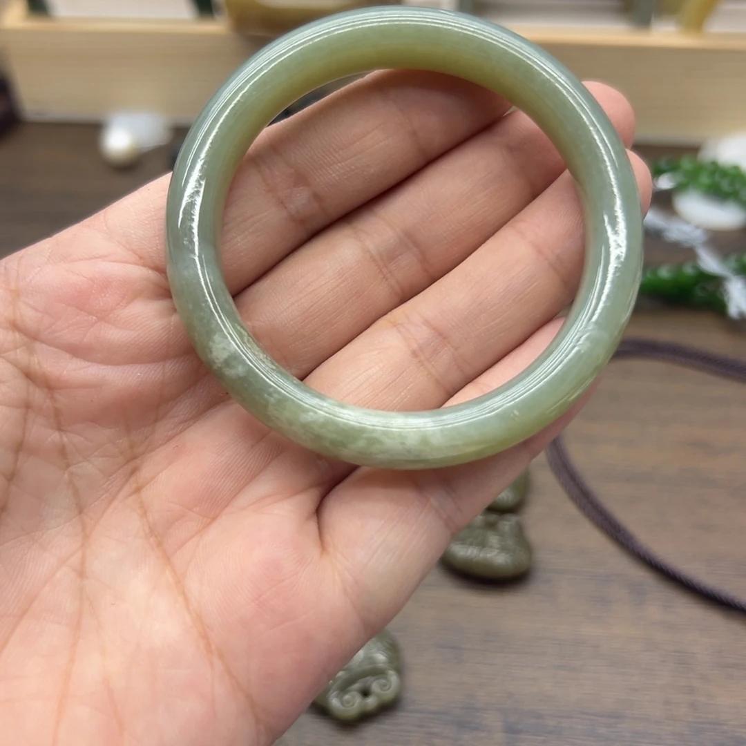 和田玉手镯未镶嵌52.1圈围707