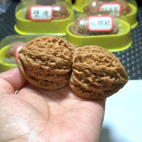 吊坠文玩核桃行*虎头王