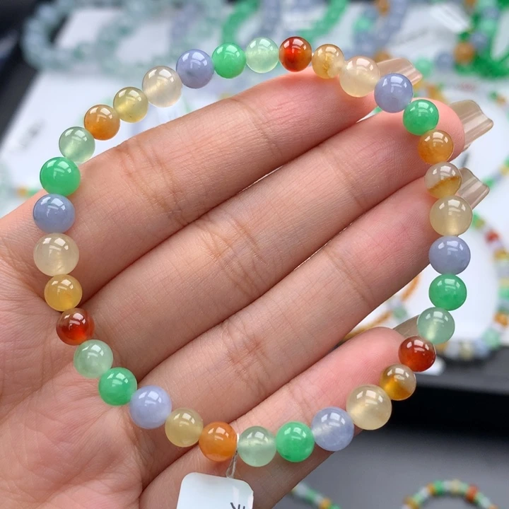 翡翠手镯未镶嵌翡翠