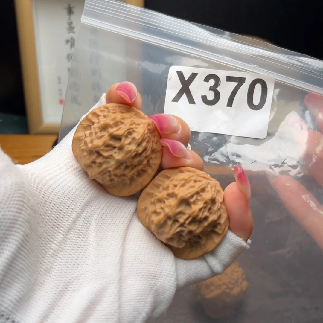 文玩核桃把件37左右瓷娃娃x 370