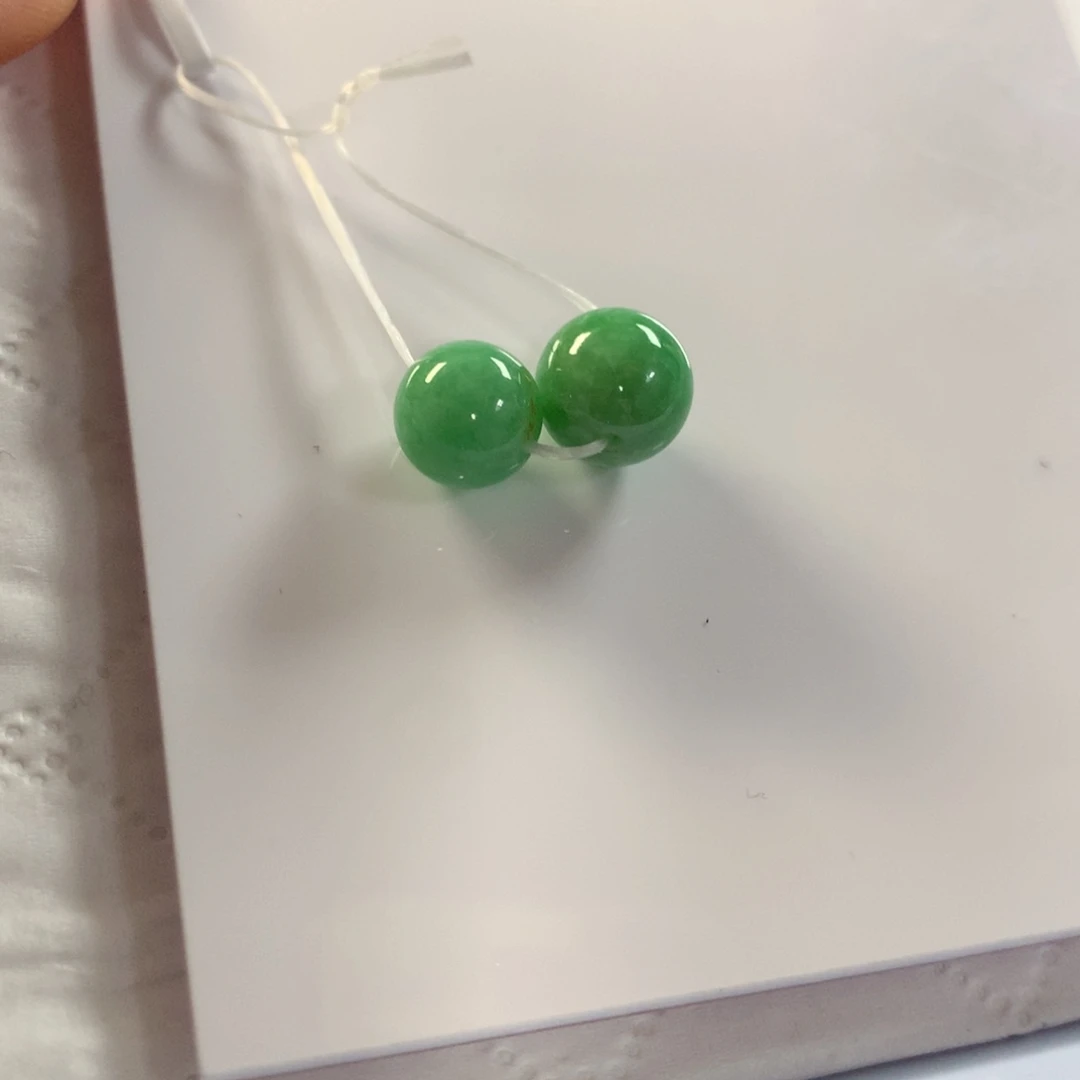 翡翠未镶嵌颈饰珠子