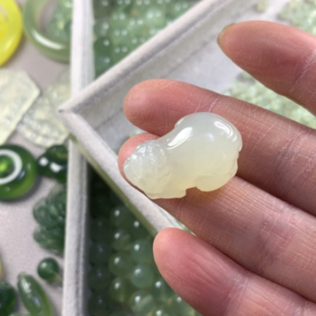 【闪购商品】蛇纹石玉未镶嵌吊坠