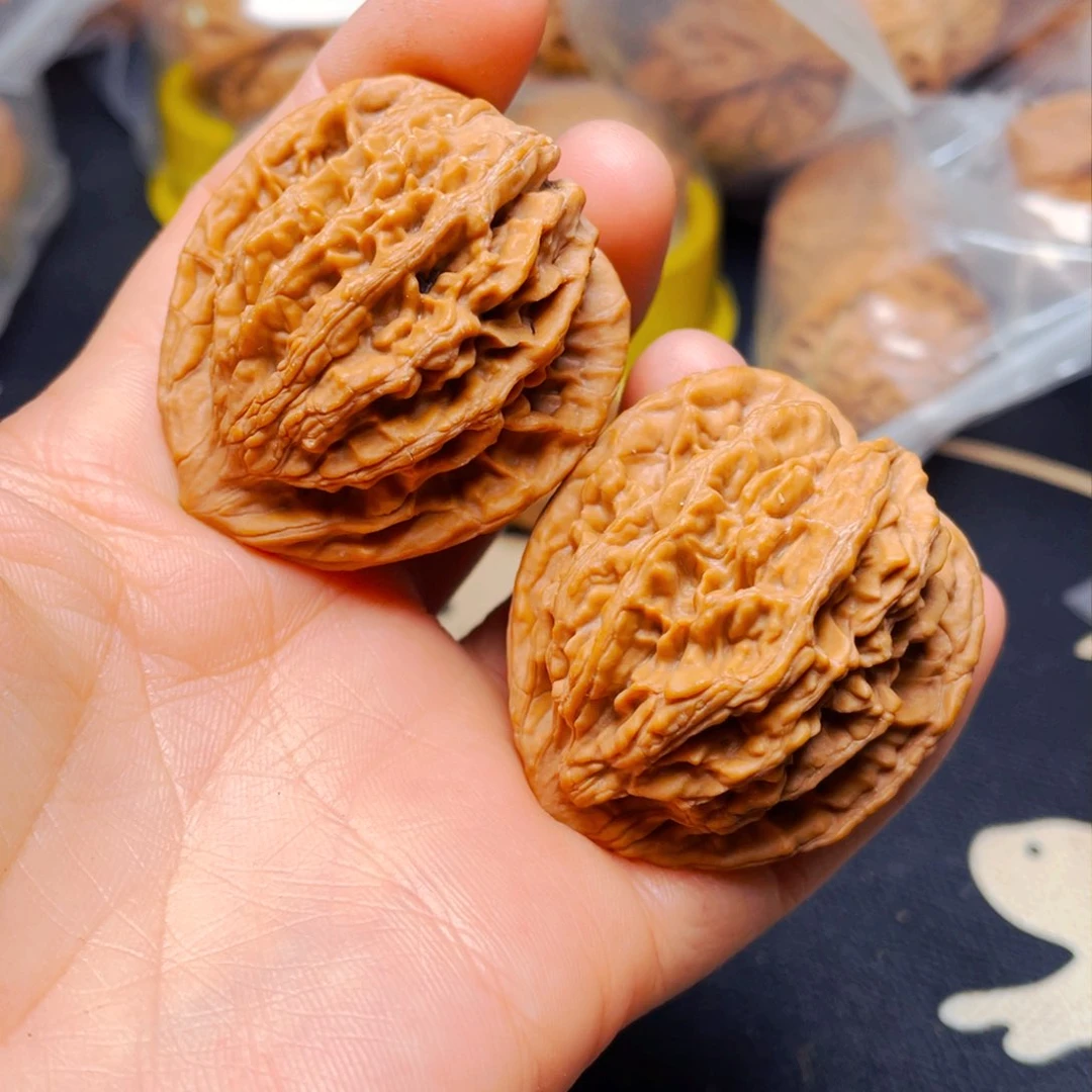 吊坠文玩核桃麦虎一对