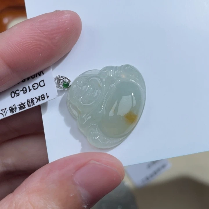 颈饰18K金镶嵌翡翠八**财