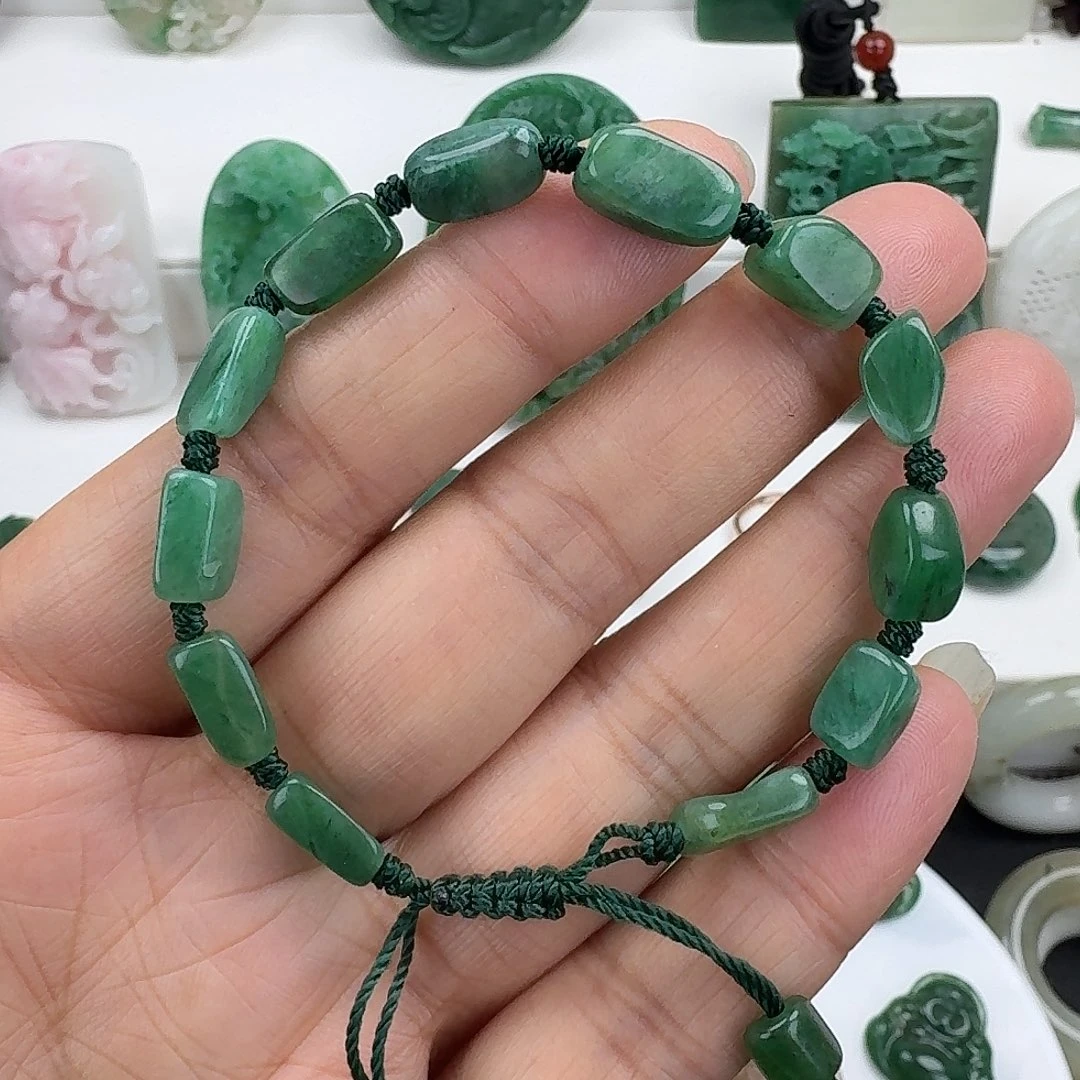 独山玉未镶嵌颈饰